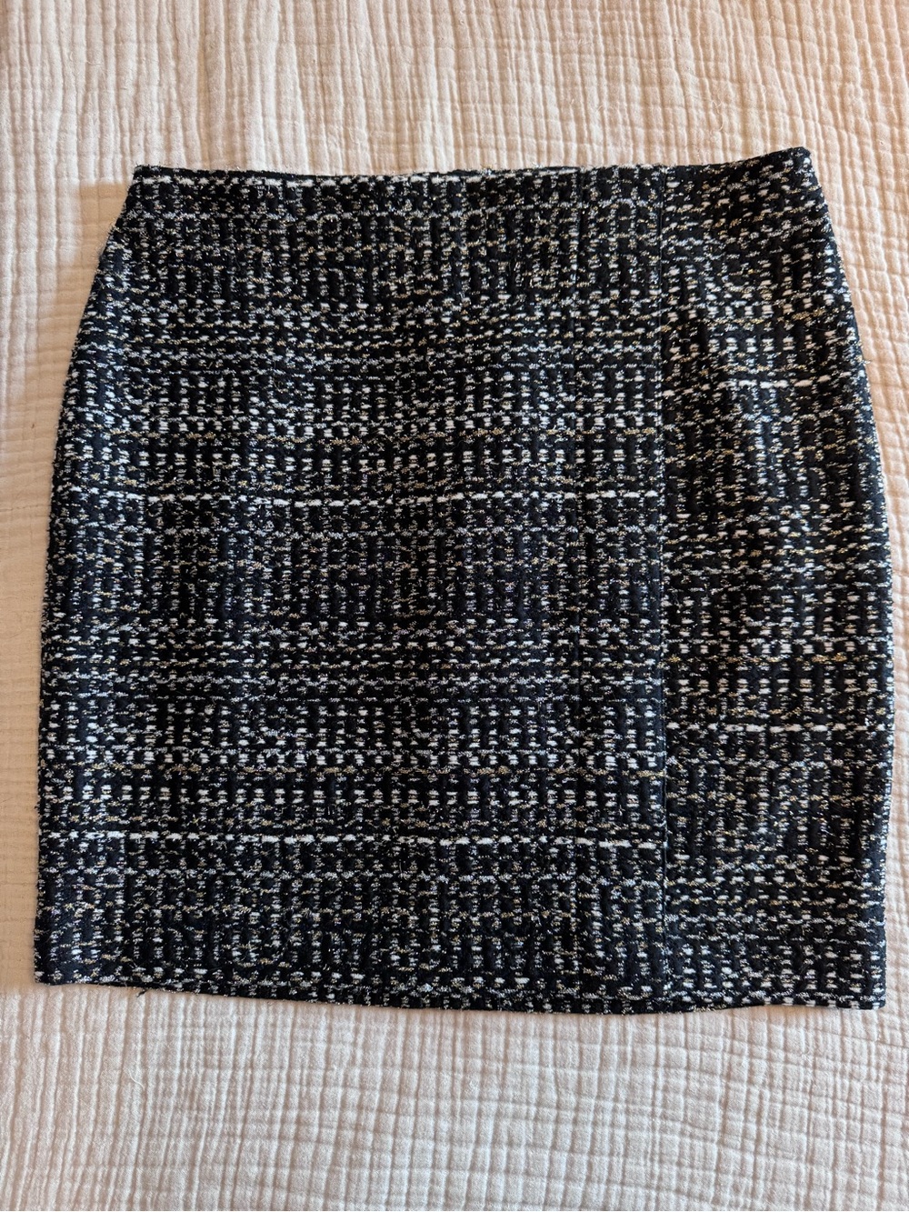 Express Black and White Pencil Skirt with Metallic Threading - size Medium